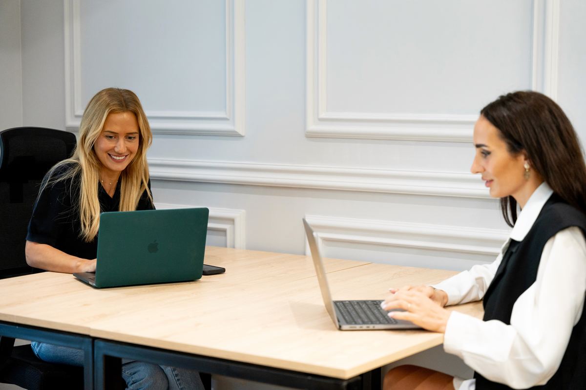 How to Choose the Perfect Office for Rent in Downtown Dubai: A Complete Guide for Entrepreneurs and Startups i