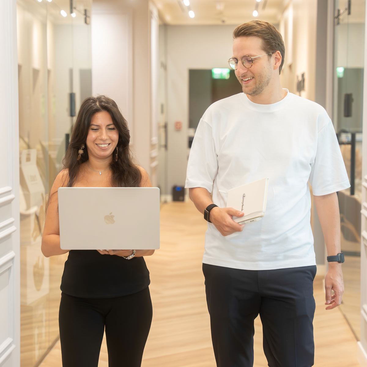 Coworking Downtown Dubai vs Business Bay: Which Location Should You Choose?