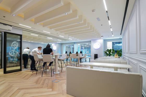 Oh My Desk Business Bay — workspace